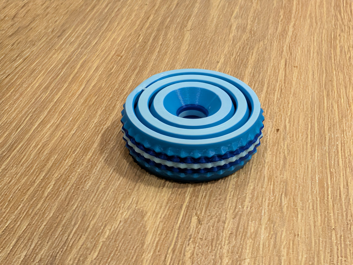 Small Gyroid Fidget – Compact Stress Relief Desk Toy