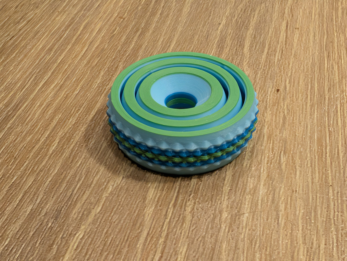 Small Gyroid Fidget – Compact Stress Relief Desk Toy