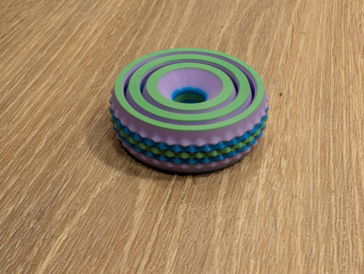 Small Gyroid Fidget – Compact Stress Relief Desk Toy