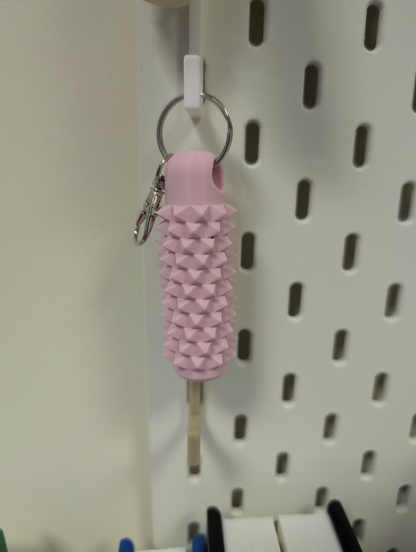 Calm Clicks – Spike Grip Sensory Fidget Keychain