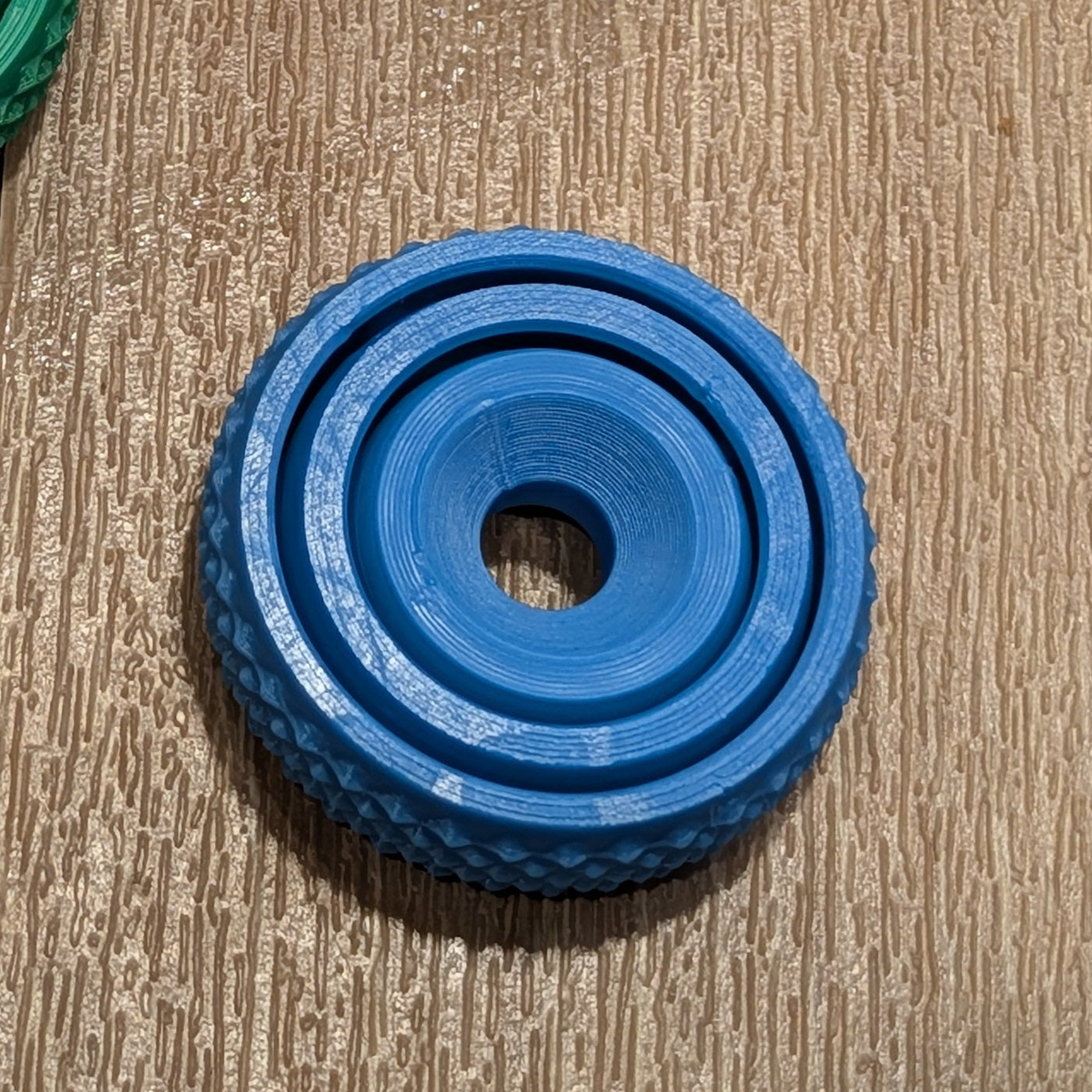 Small Gyroid Fidget – Compact Stress Relief Desk Toy