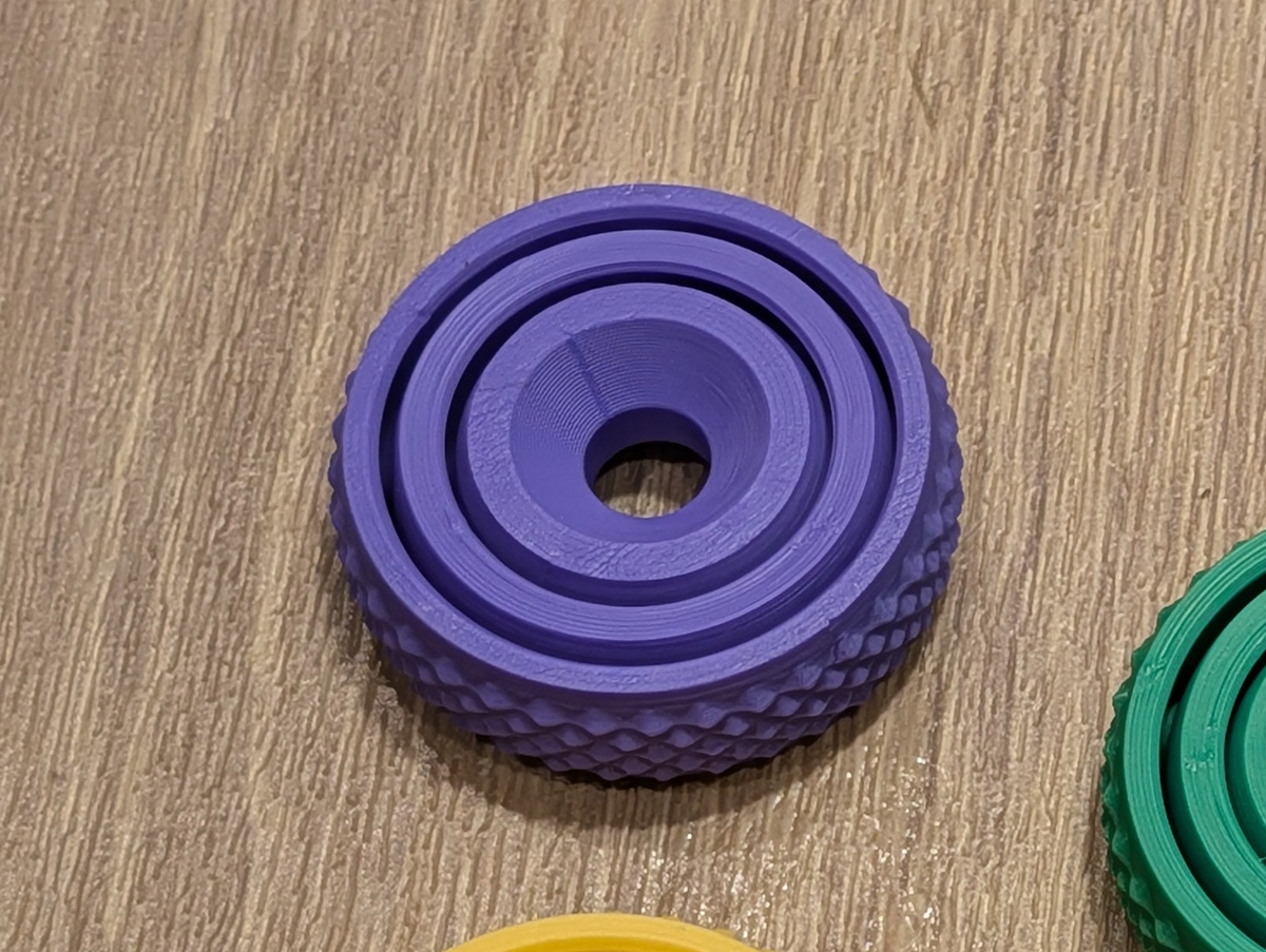 Small Gyroid Fidget – Compact Stress Relief Desk Toy